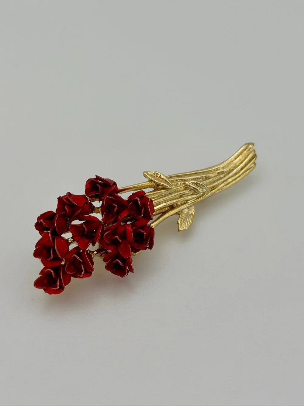 Vintage Gold-Tone Rose Bouquet Brooch Pin with Red Enamel Flowers Signed DM 97